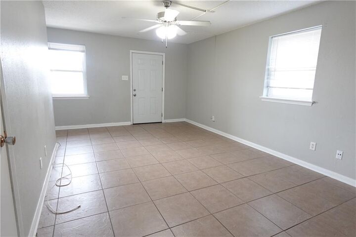 Property Photo:  4815 W Napoleon Avenue  LA 70001 