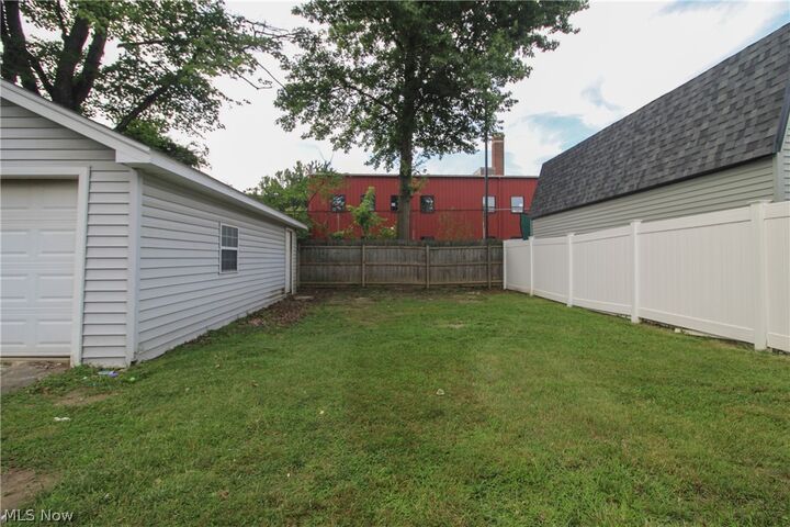 Property Photo:  122 Maple Drive  OH 44512 