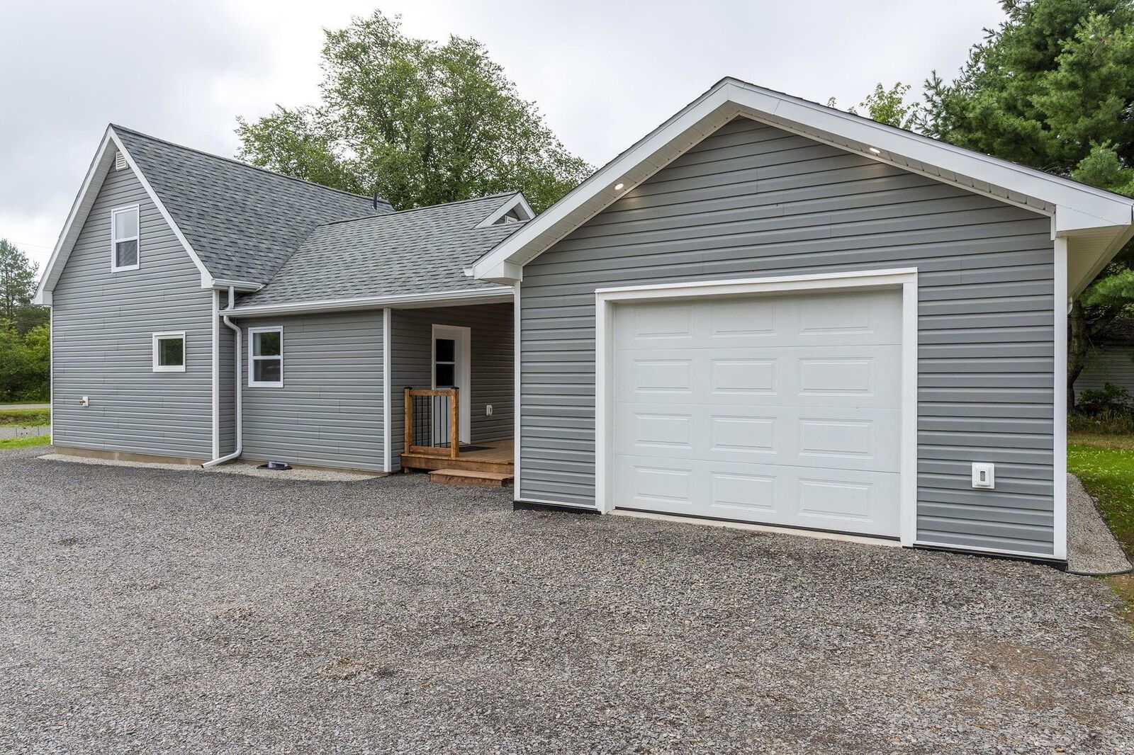 Property Photo:  829 North Bishop Road  NS B4N 3V7 