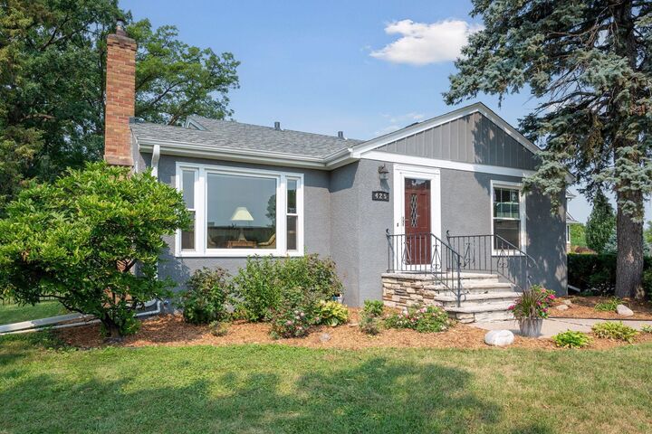 Property Photo: 425 Turners Crossroad N MN 55422