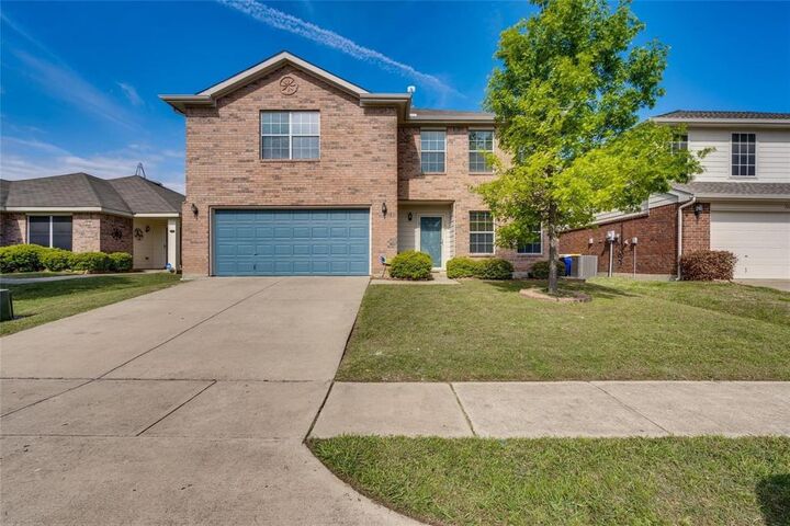 Property Photo: 158 Washington Way TX 76084