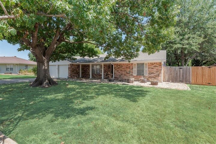 Property Photo:  2228 Picadilly Lane  TX 76209 