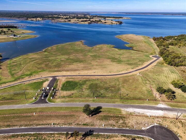 Property Photo:  527 Lakeshore Terrace  TX 75492 