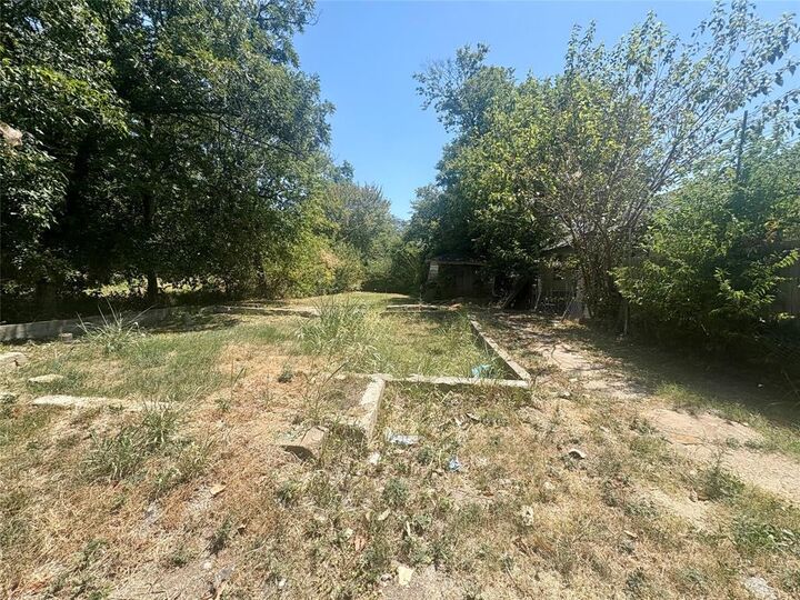 Property Photo:  2706 Prosperity Avenue  TX 75216 