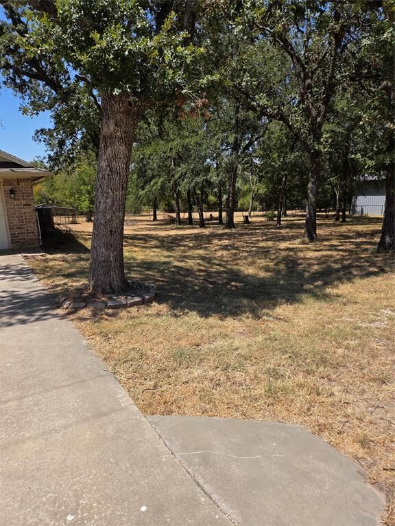 Property Photo:  115 Pleasant Oaks Lane  TX 76082 