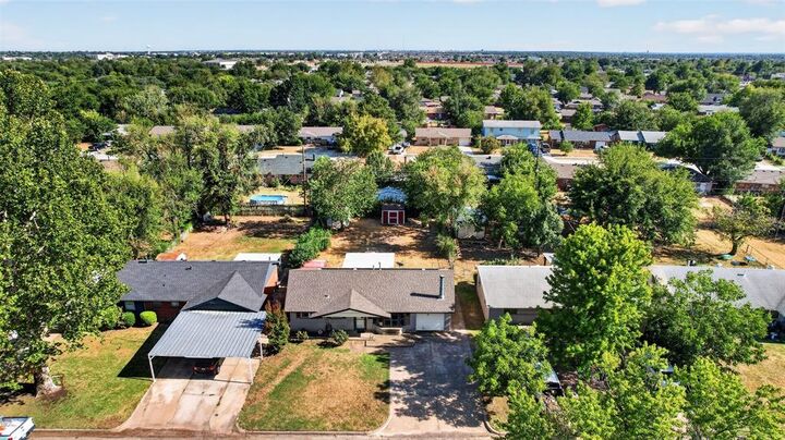 Property Photo:  932 NW 1st Street  OK 73160 