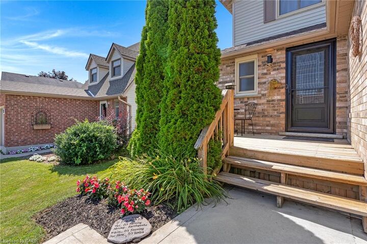 Property Photo: 311 Misty Crescent ON N2B 3V6