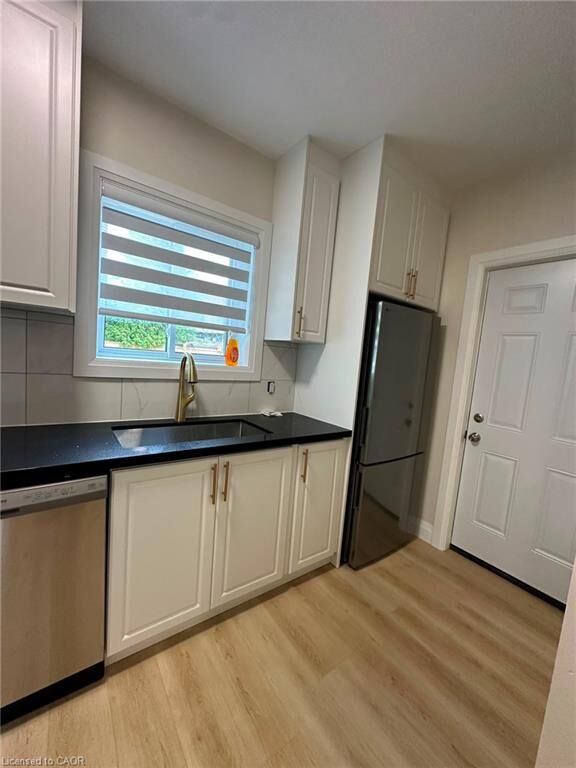 Property Photo:  413 Concession Street Main  ON L9A 1B8 