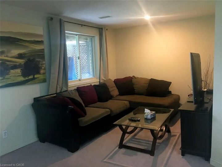 Property Photo:  2111 Countrystone Place Lower  ON N2N 3L7 