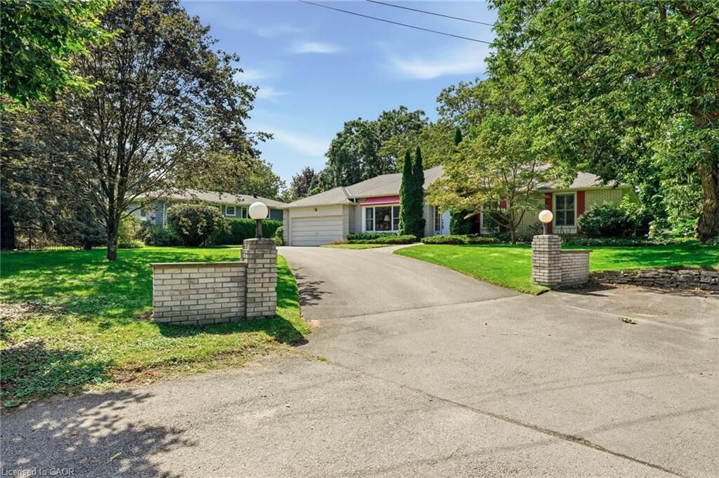 Property Photo: 359 Lark Avenue ON L7T 2T1