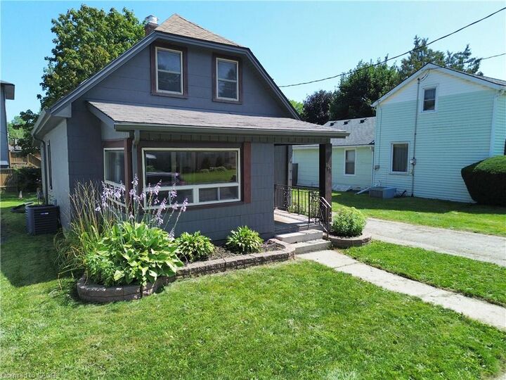Property Photo: 191 Queen Street N ON N3Y 3Y7
