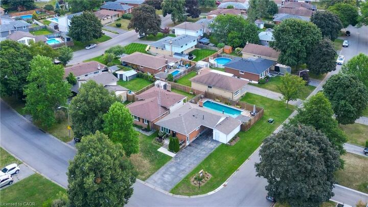 Property Photo:  2 Allanton Boulevard  ON N3R 3B9 