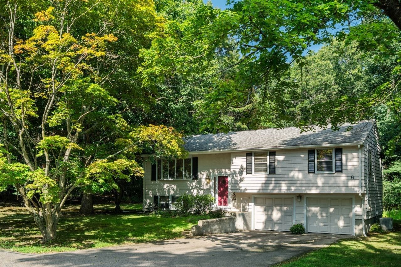 Property Photo:  6 Johnson Rd  MA 02067 
