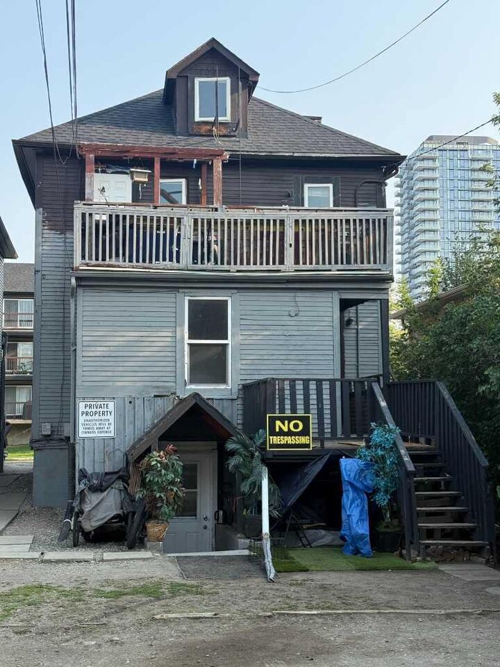 Property Photo: 1617 12 Avenue SW AB T3C 0R3