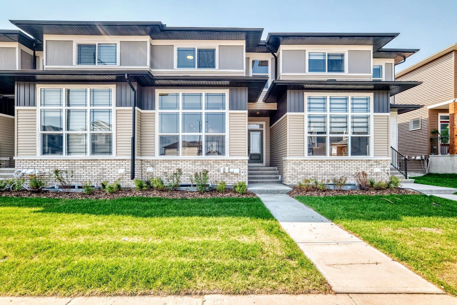 Property Photo: 1069 Bayview Crescent SW AB T4B 5N8