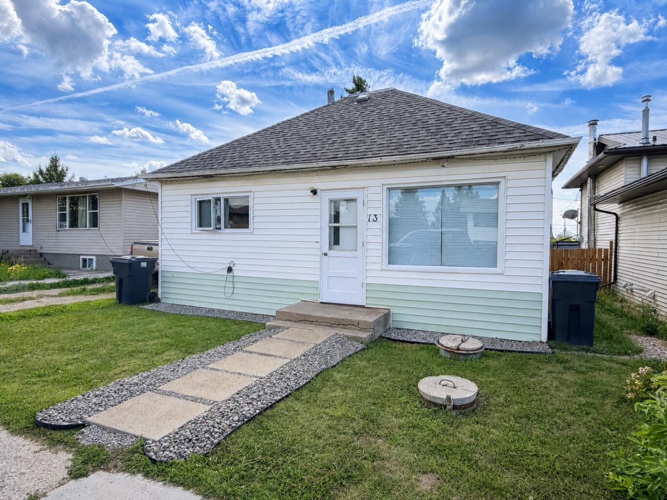 Property Photo:  13 1 Avenue E  SK S0M 1R0 