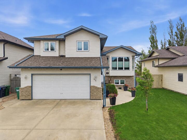 46 Lagrange Crescent — photo 1