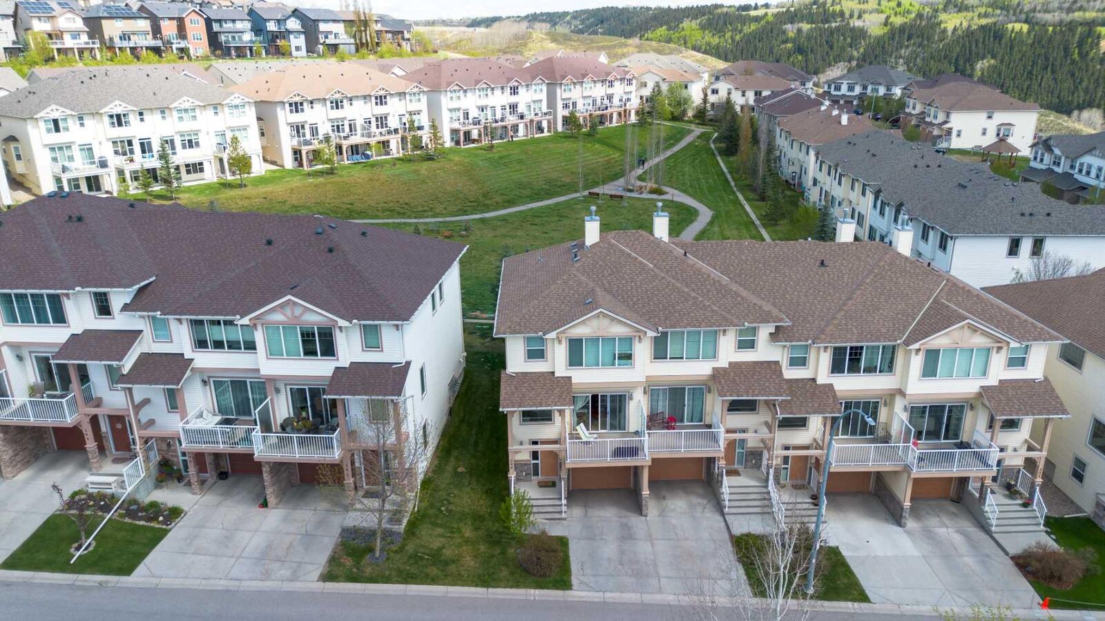 Property Photo: 296 Sunset Point AB T4C 0K8