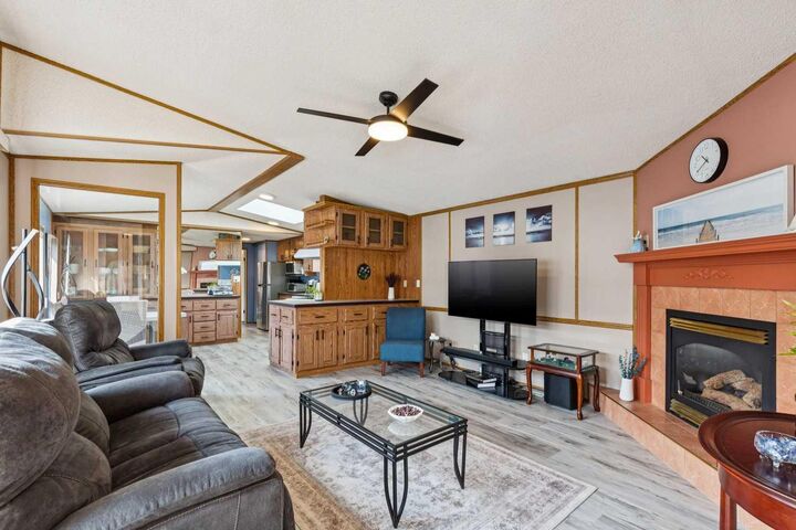 Property Photo: 25 Erin Woods Circle SE AB T2B 3C9