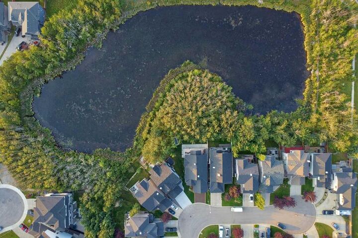 Property Photo: 149 Rockborough Green NW AB T3G 5S8