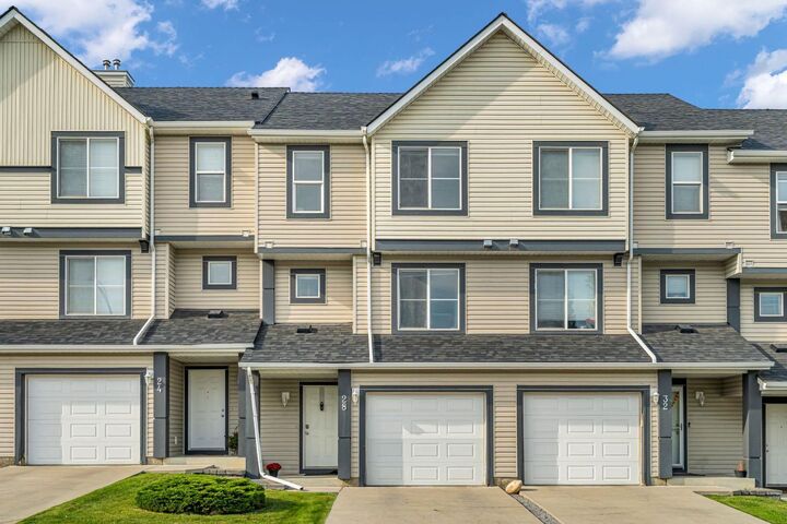 28 Everhollow Way SW — photo 1