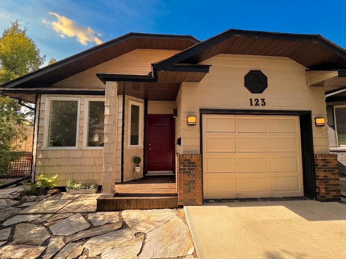 Property Photo: 123 Sunmills Place SE AB T2X 2R1