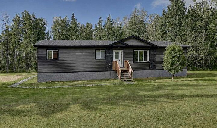 69402 Range Road 82 211 — photo 1
