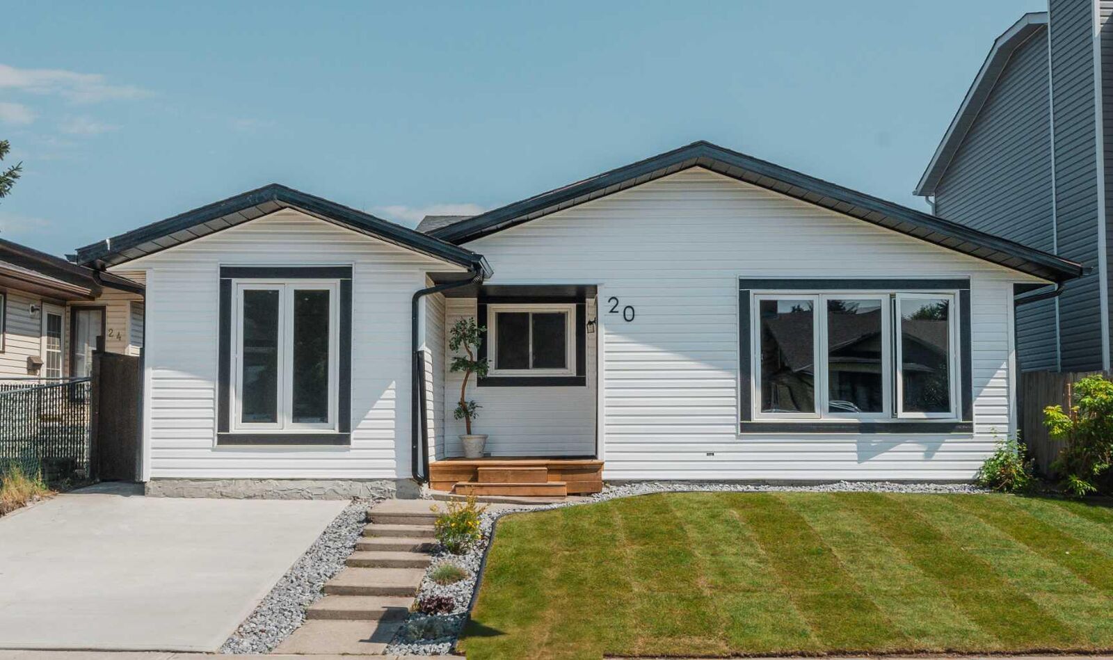 Property Photo: 20 Castlegrove Way NE AB T3J 1T7