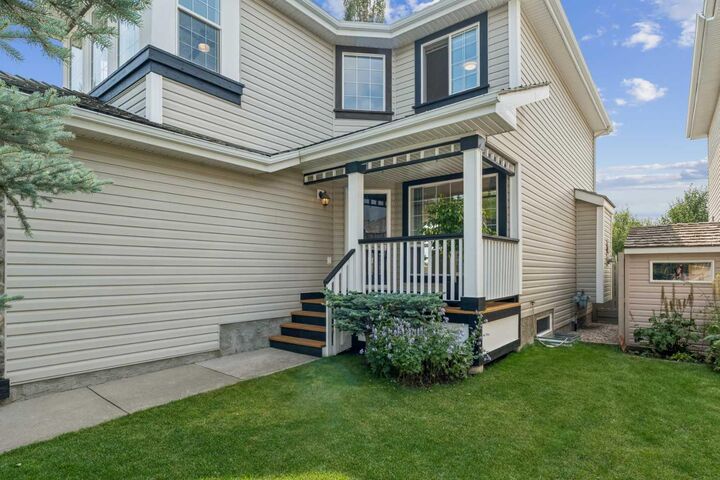 Property Photo: 74 Spring View SW AB T3H 3S7