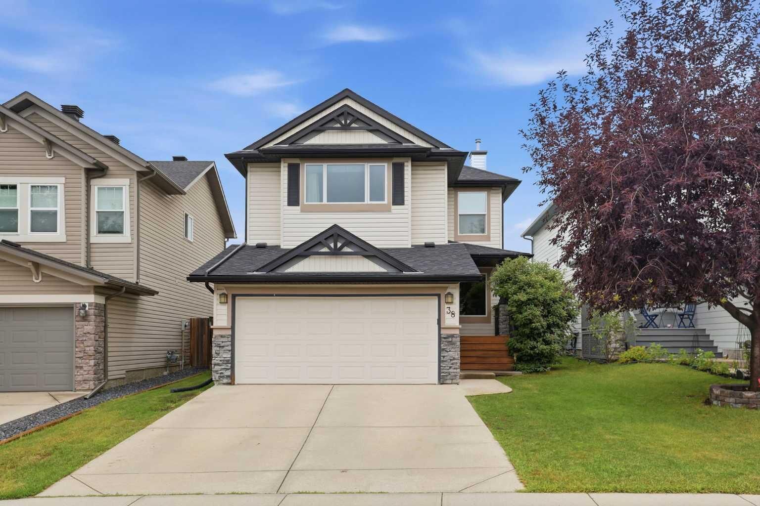 Property Photo: 38 Chapman Close SE AB T2X 3S8