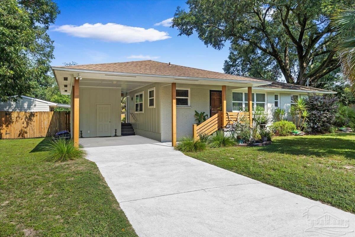 Property Photo: 16 S 72nd Ave FL 32506