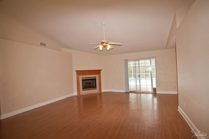 Property Photo:  10000 N Loop Rd  FL 32507 