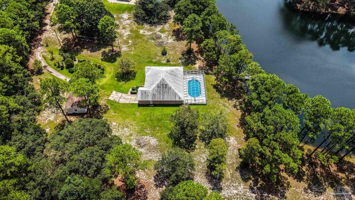 Property Photo:  10000 N Loop Rd  FL 32507 