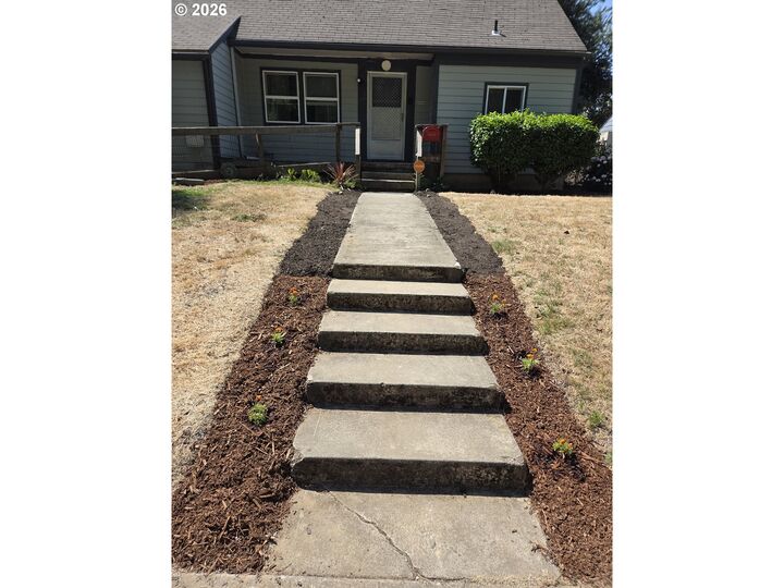 Property Photo: 10238 N James St OR 97203