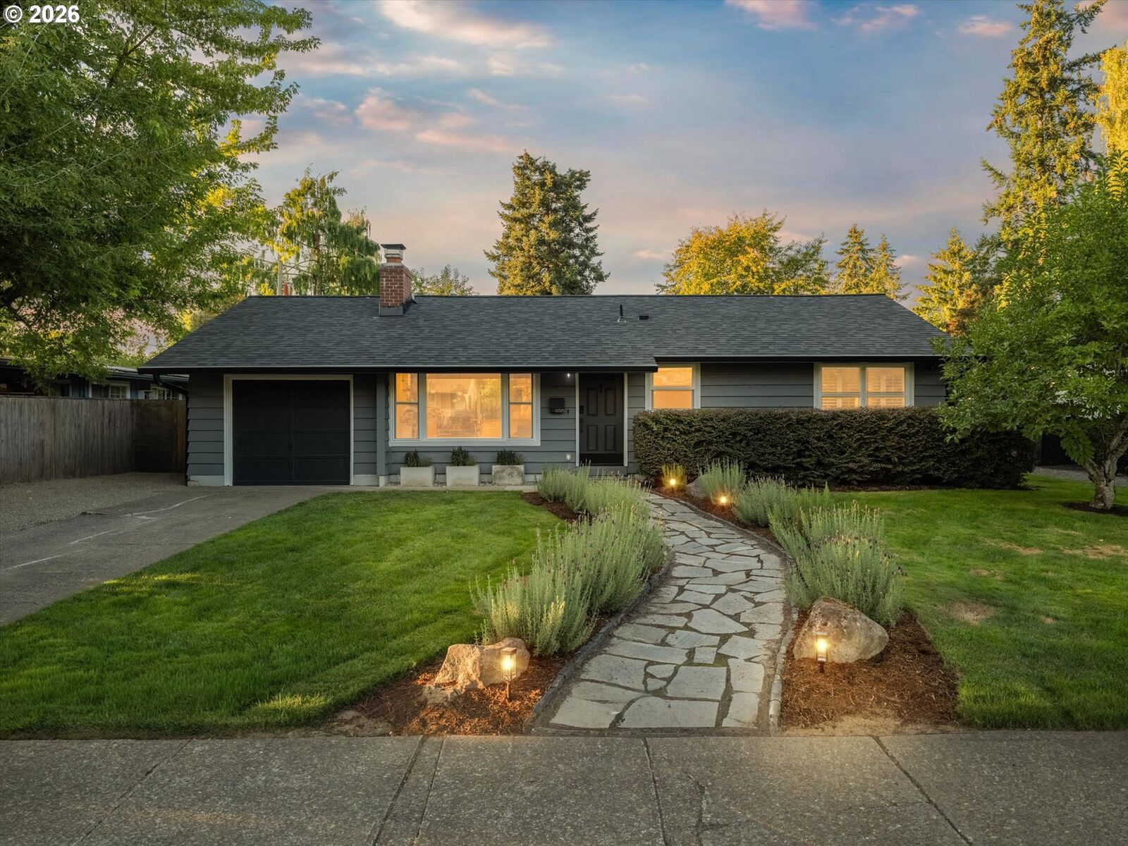 Property Photo: 13325 SW Pearl St OR 97005