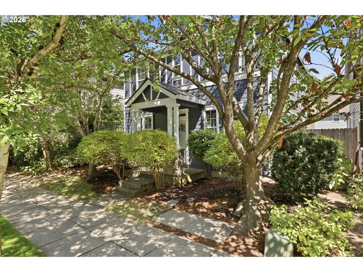 Property Photo:  9118 N Haven Ave  OR 97203 