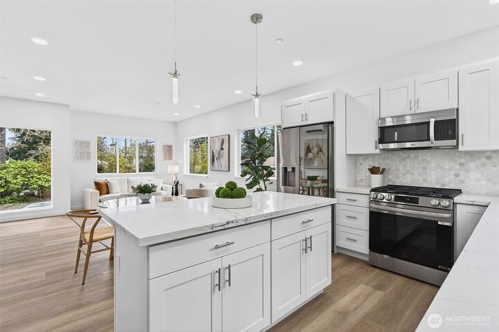 Property Photo: 221 NE 185th Street B WA 98155