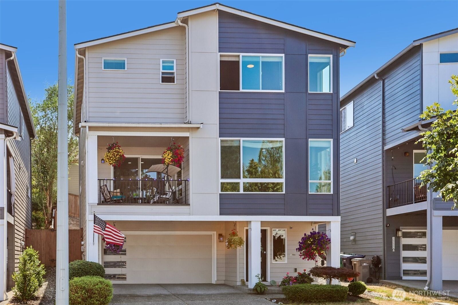 Property Photo:  11122  14th Place SE  WA 98258 