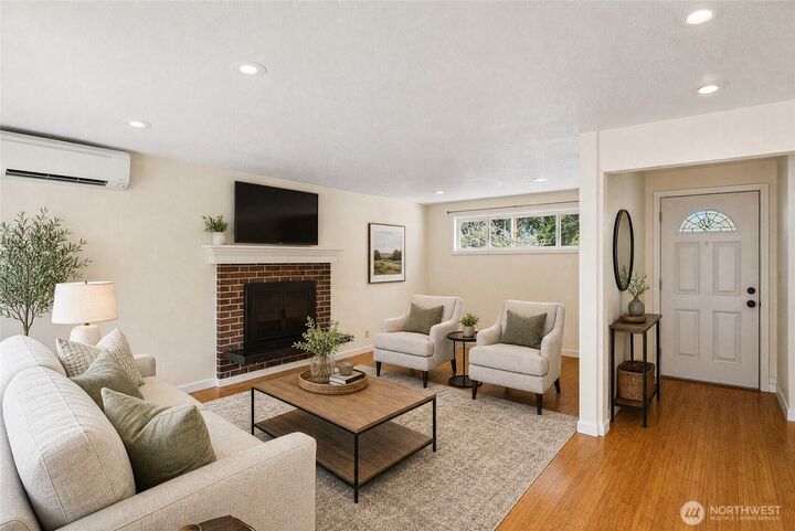 Property Photo:  20224  Greenwood Ave N  WA 98133 