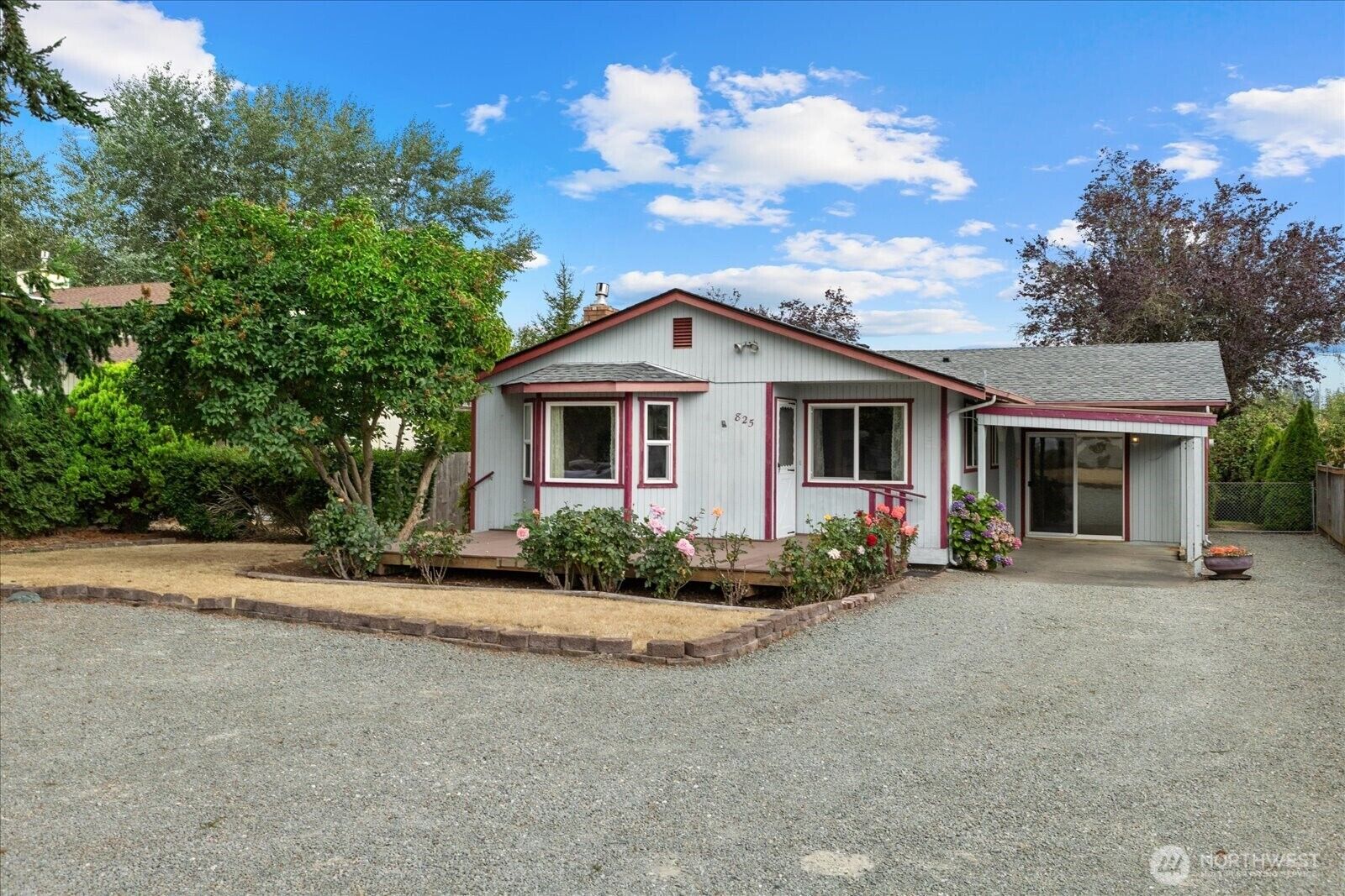 Property Photo: 825 Livingston Bay Shore Drive WA 98282