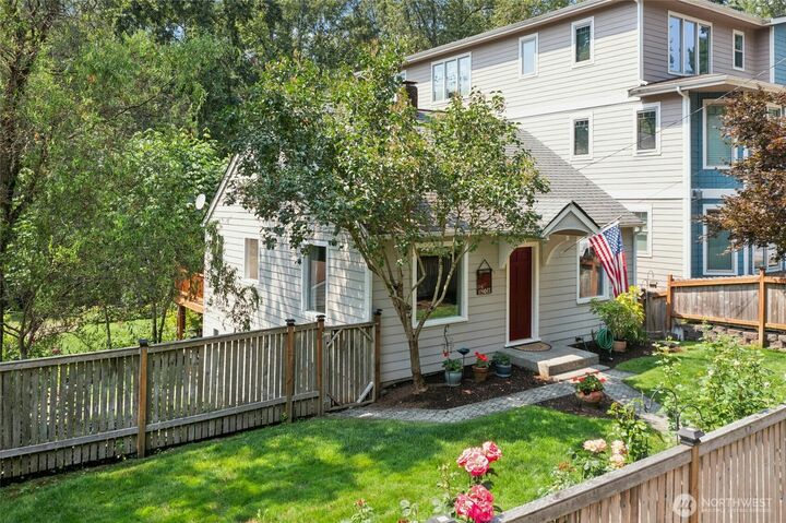Property Photo: 18011 18005 83rd Avenue NE WA 98028