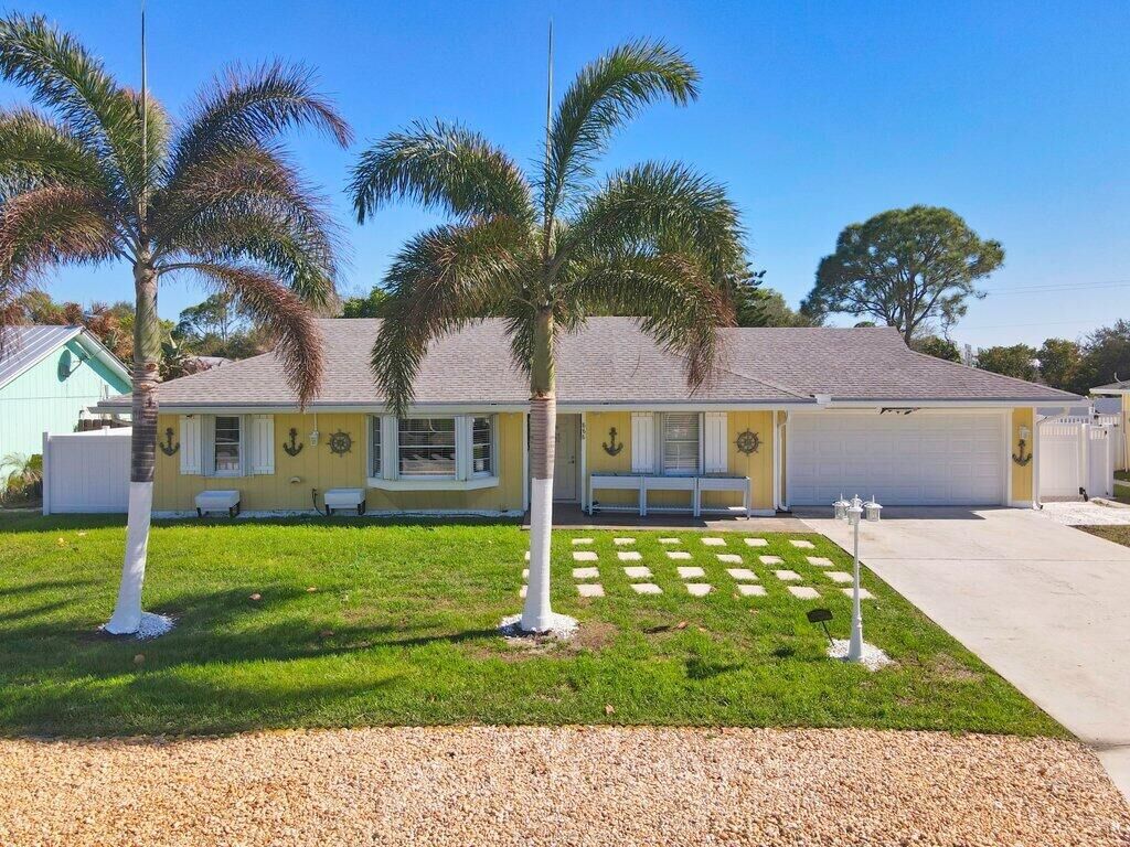Property Photo:  888 NE Maranta Terrado  FL 34957 
