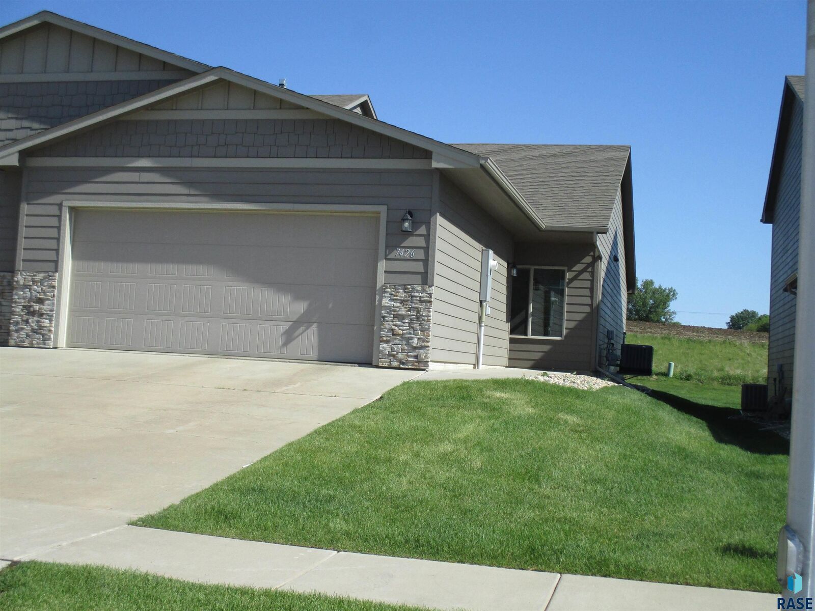 Property Photo: 7426 E 45 St SD 57110