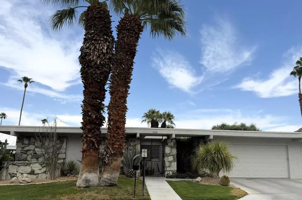 Property Photo:  2320 Paseo Del Rey  CA 92264 