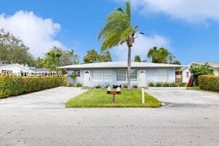Property Photo: 1031 SW 3rd St 1031 FL 33009