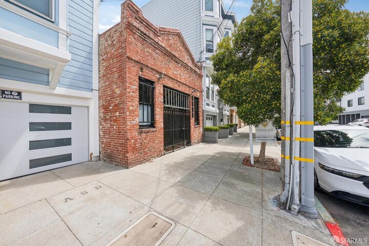 Property Photo:  3132 Laguna Street  CA 94123 