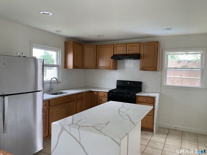 Property Photo:  42 Pine Street 2 Floor  CT 06514 