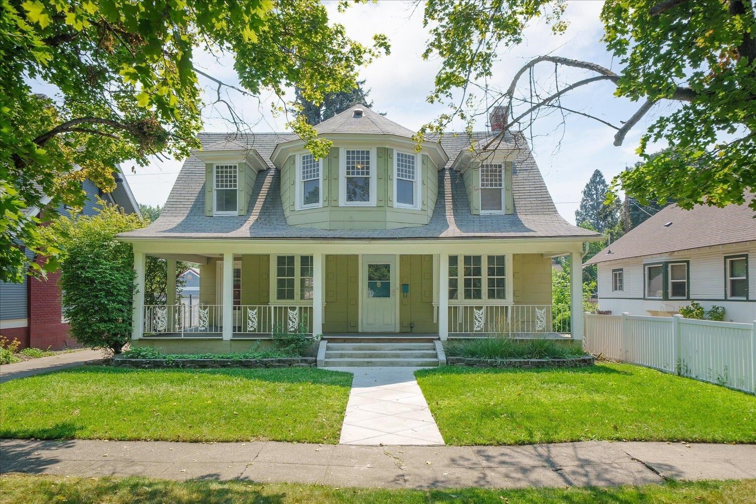 Property Photo:  337 W Euclid Ave  WA 99205 