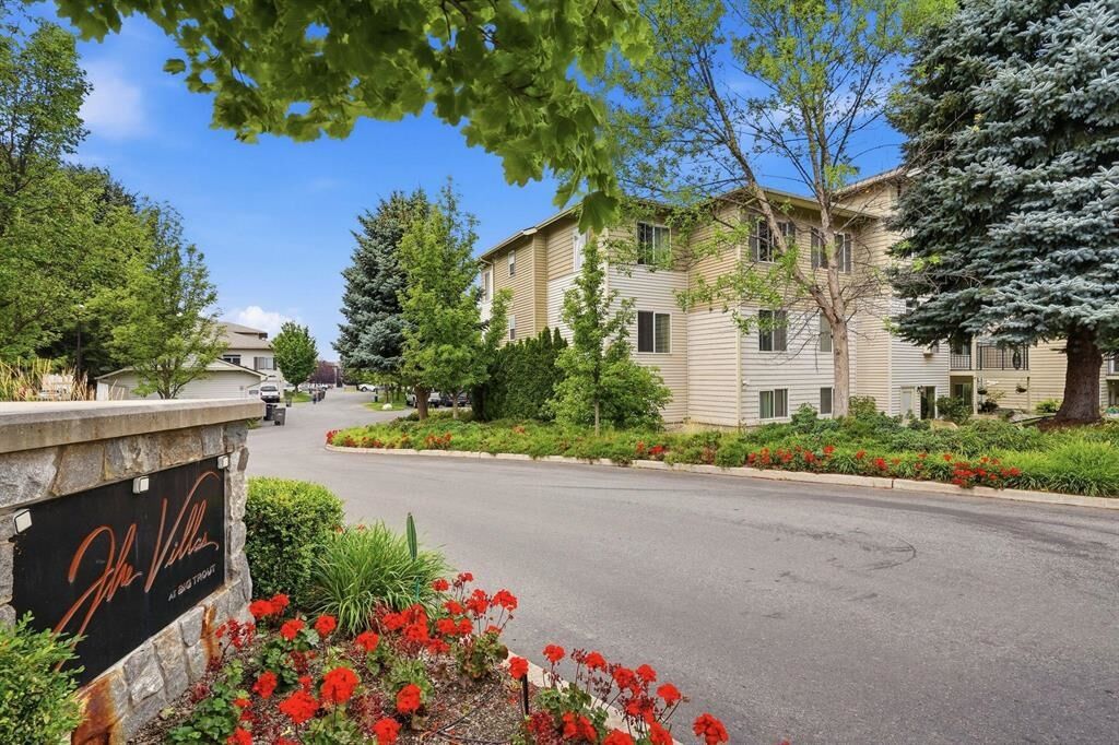 Property Photo:  22855 E Country Vista Dr 452  WA 99019 