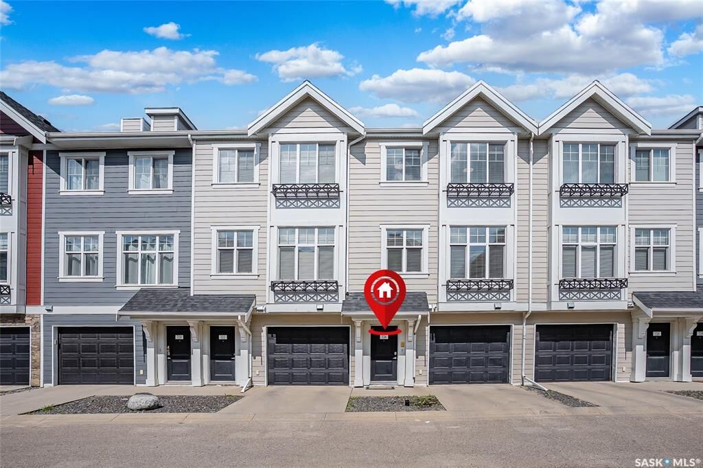 Property Photo: 701 Meadows Boulevard 724 SK S7V 0L3